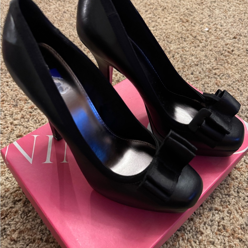 Nine & Co. Black Heels with Bow Detail